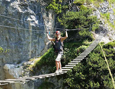 Die Heisei Hängebrücke am Grünstein. Isidor Klettersteig am Grünstein.