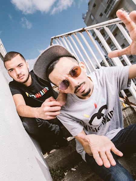 Bigflo et Oli vous offrent une playlist de musique qu'ils écouteraient dans des situations précises.