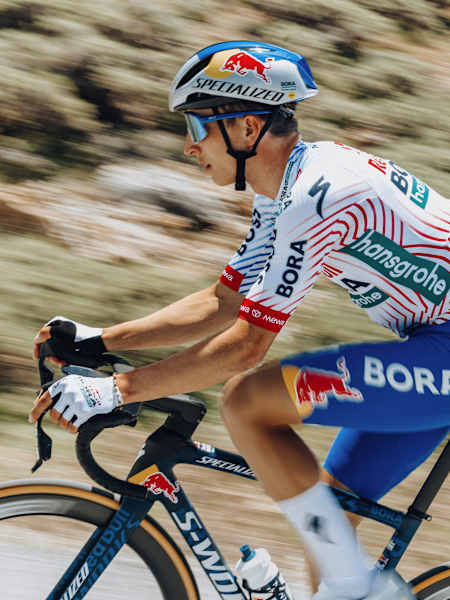 Florian Lipowitz wears the limited-edition kit for the Tour de France