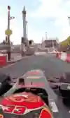 Max Verstappen au volant de sa voiture à Londres