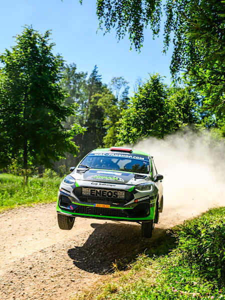 Tymek Abramowski continued to charge towards a maiden WRC3 victory