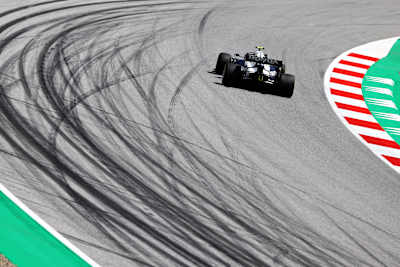 Le pilote français Pierre Gasly roule au volant de la Scuderia AlphaTauri AT02 Honda lors des essais du Grand Prix F1 de Styrie 2021, sur le circuit du Red Bull Ring, à Spielberg, en Autriche.