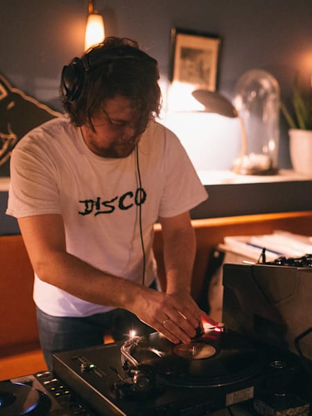 A photo of space disco DJ and producer Prins Thomas performing in Oslo in 2017.
