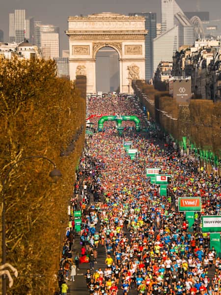 Contestants run the Schneider Electric Marathon de Paris 2018.