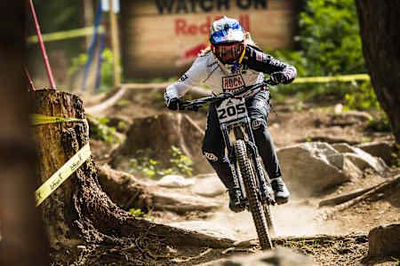 Vali Höll se produit lors du Winning Racerun au Crankworx Innsbruck le 20 juin 2021. 