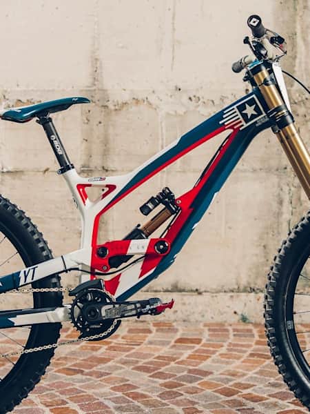 YT Tues CF Pro Aaron Gwin bike check Red Bull
