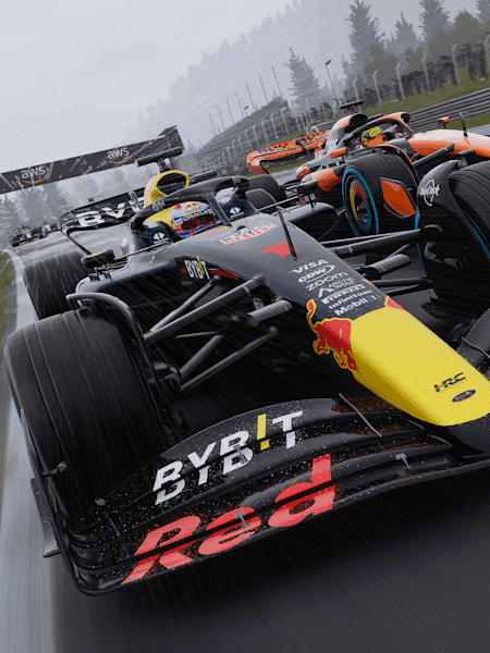 Screenshot aus F1 24 zeigt den Boliden von Max Verstappen in Australien im Regen bei einem Duell mit McLaren.