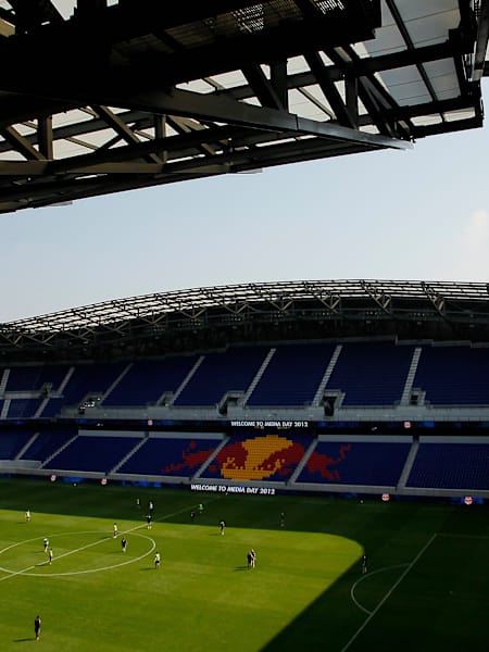 Futbol sahası