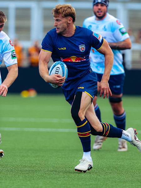Alex Hearle carries against Rotherham Titans in a pre-season friendly
