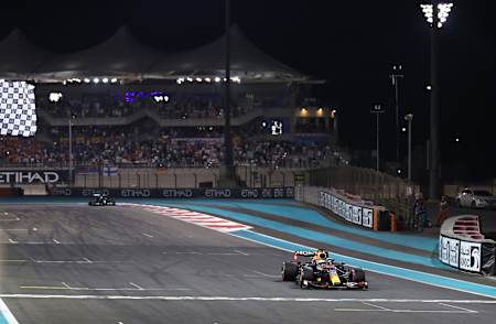 Max Verstappen remporte le grand prix d’Abu Dhabi.