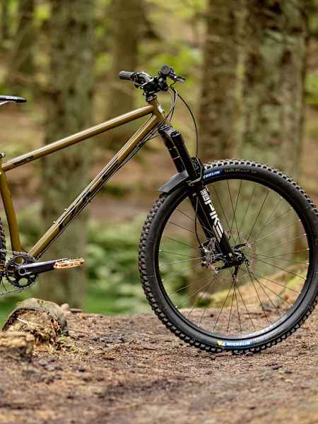 Solides Hardtail Trailbike: Pace RC 629