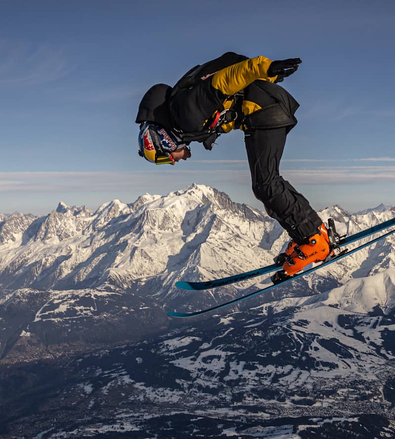 Sky Skiing』：スキー・スカイダイビング・スピードライディングの大迫力ミックス！| 動画 レッドブル