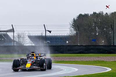O drone mantém o ritmo durante uma volta inteira - uma estreia não só na tecnologia de drones, mas também na história da F1.