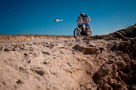 Aquí estoy durante la primera etapa del Rally Dakar 2012, ocho meses después de mi accidente.