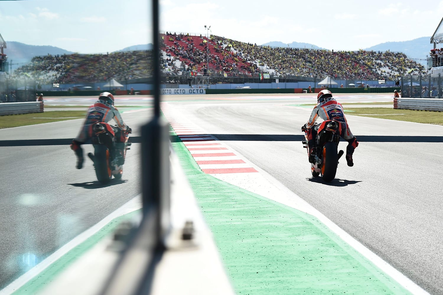 Grand Prix de SaintMarin MotoGP Marquez s'impose