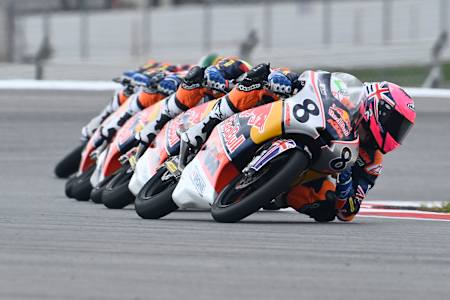 Eddie O'Shea in front during Race 2 - Portugal 2022