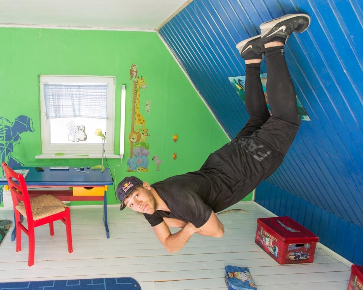 http://www.redbull.com/en/stories/1331741611769/jason-paul-s-running-illusions-bizarre-freerunning-clip