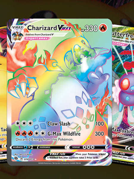 3 Pokémon-Karten, die Pikachu, Glurak und Smettbo zeigen