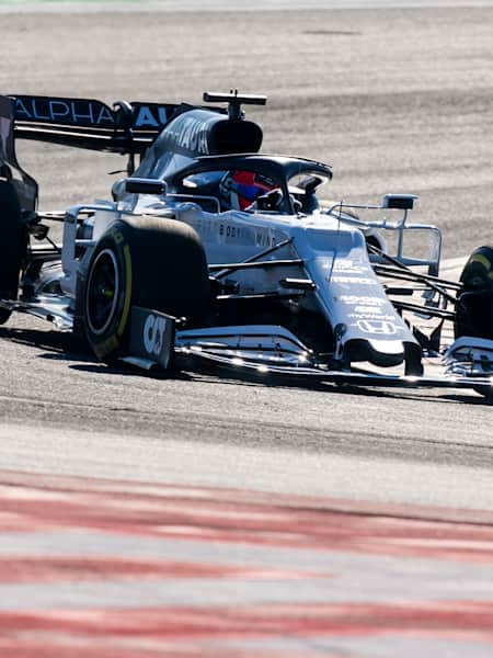 Image of Daniil Kvyat in an AlphaTauri car.