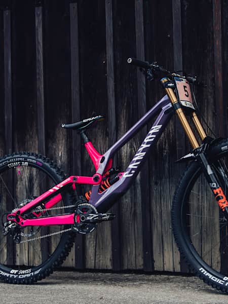 Tahn e Seagrave bike check 2021 Canyon Sender CFR FMD