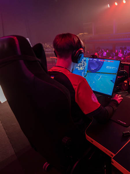 Олександр 'nvrfear' Сафонов на Red Bull Home Ground Україна, 26 листопада 2025 року.