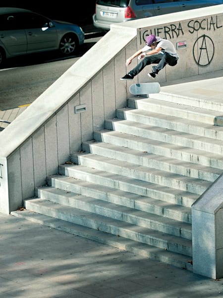 Sergio Muñoz - Frontside Flip