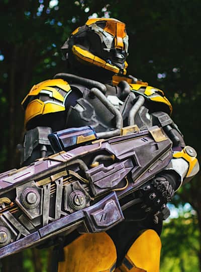 Anthem のジャベリン エグゾスーツを完全再現したコスプレイヤー コスプレ ビデオゲーム