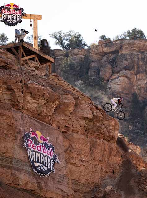 Hayden Zablotny en pleine descente sur la Red Bull Rampage 2025.