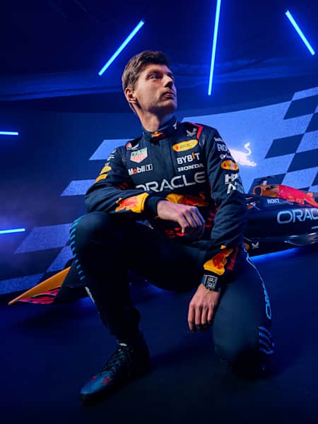 Max Verstappen posa para a fotografia durante o lançamento do Red Bull Racing RB20 em Londres, Reino Unido, a 30 de janeiro de 2024.