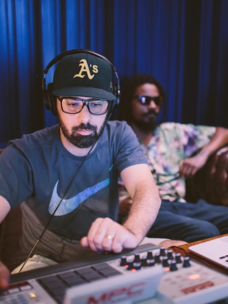 Mental Abstrato durante gravações no Red Bull Music Studios São Paulo