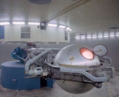 宇宙飛行士はこの遠心シミュレーター装置で訓練を重ねる