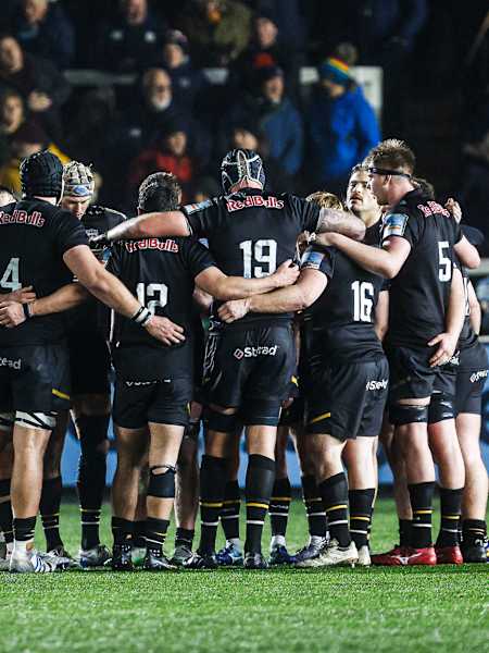 NEWCASTLE RED BULLS TEAM HUDDLE