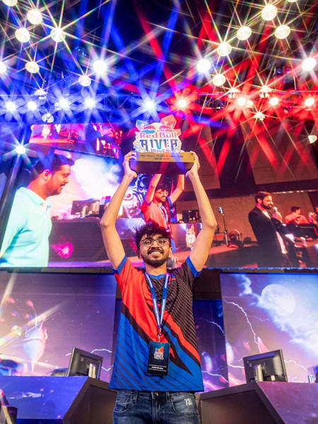 Sahil 'Micro' Viradia holds up the Red Bull R1v1r Runes 2019 trophy after winning the Indian championship