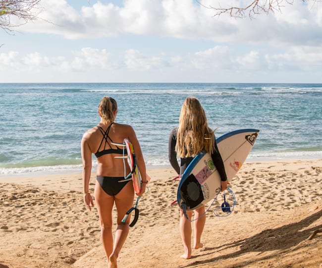 10 Surfeuses Entrees Dans L Histoire Du Surf Videos