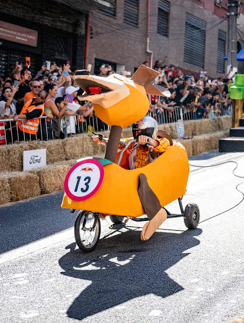 Uczestnicy podczas Red Bull Ladeira Abaixo w São Paulo, Brazylia, 16 czerwca 2024 r.