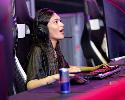 A participant reacts
