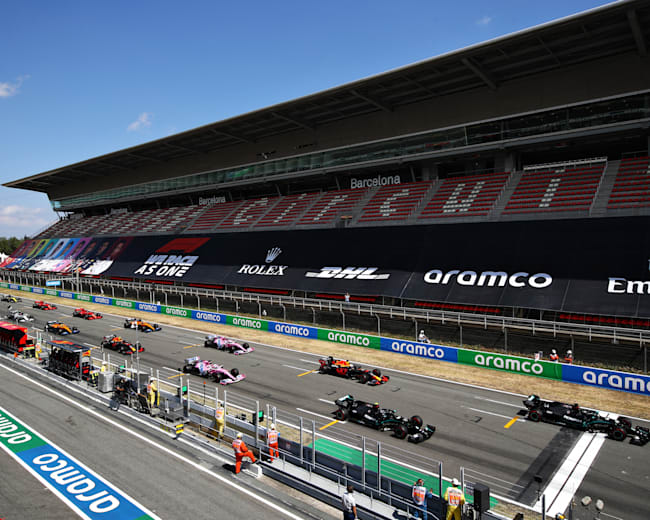 レーススタートとは 混沌と緊張の決勝レース直前1時間を知る F1 レッドブル レーシング