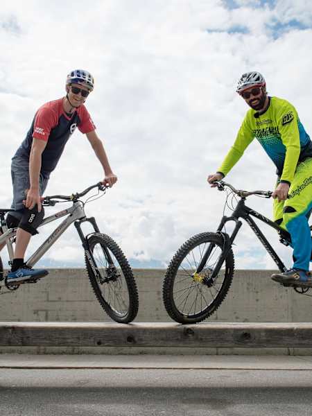 Tom Öhler y Rob Warner manteniendo el equilibrio Tom Öhler y Rob Warner mantienen el equilibrio en Innsbruck.