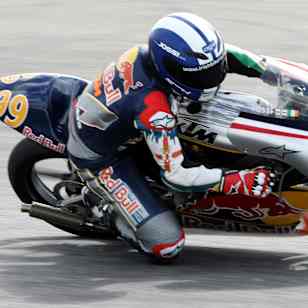 Joshua Elliott racing in Estoril 2008