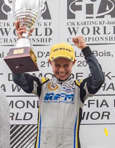 Lando gewinnt den KF-Titel im Jahr 2014.