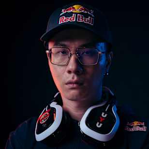 Street Fighter V player Leevy 'Oil King' Lin.