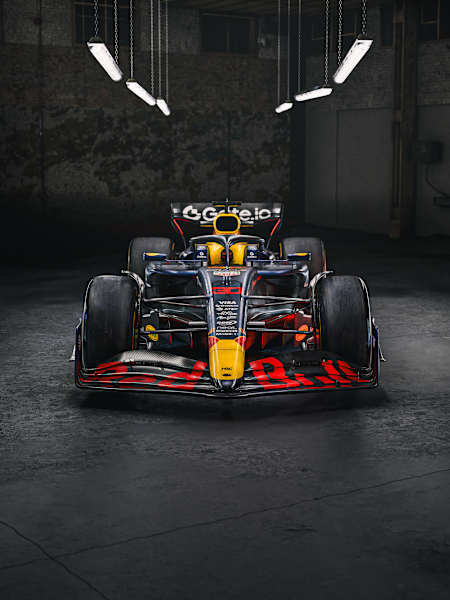 Digitální render nového vozu Red Bull Racing RB21, který bude závodit v sezóně 2025.