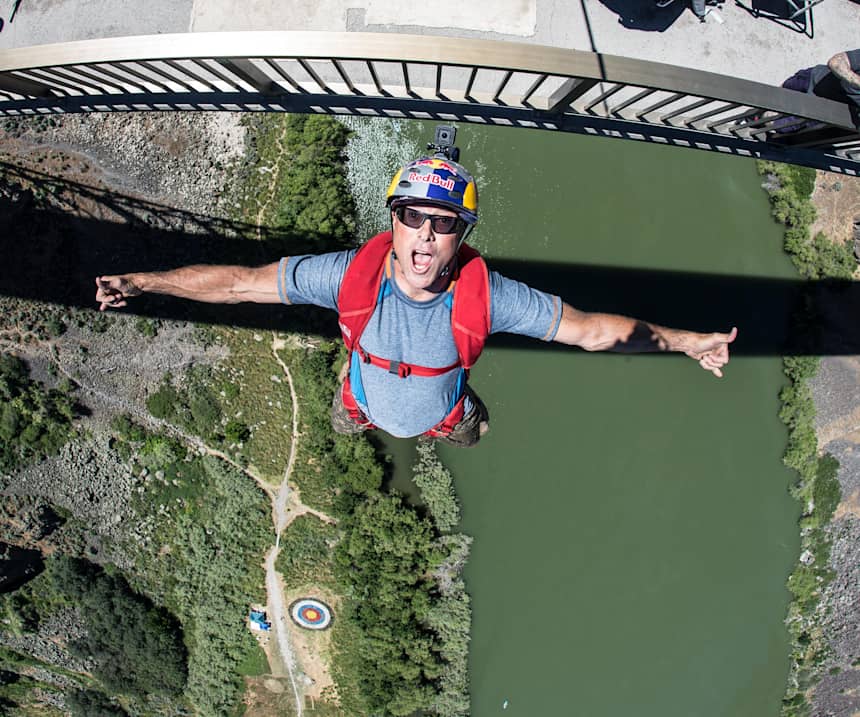 What is BASE ﻿Jumping?