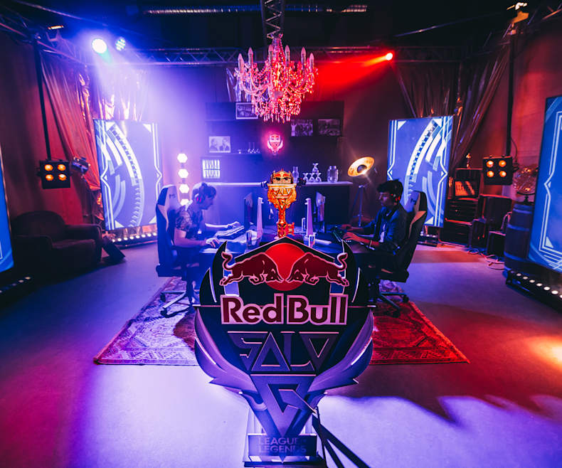 Red Bull Gives You Wings Redbull Com