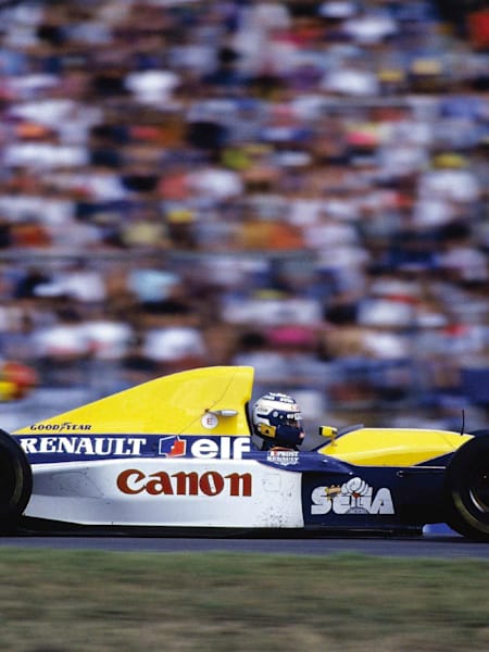 Alain Prost, el piloto de Fórmula Uno, en acción con su monoplaza.