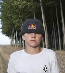 Red bull clearance beanie skateboarding