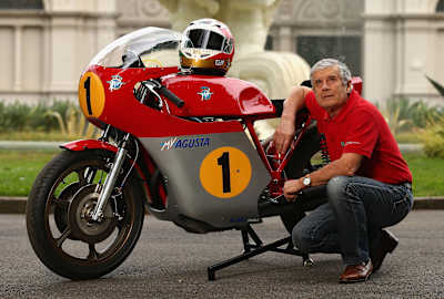 Giacomo Agostini e sua campeã, MV Agusta