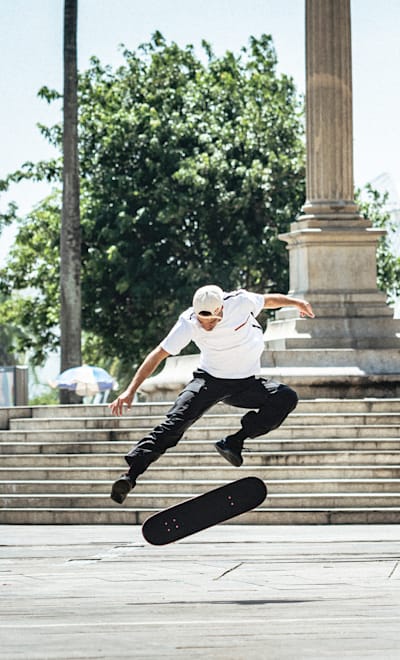 Lennon 'L7NNON' dos Santos performs in Rio de Janeiro, Brazil on March 23, 2023. 