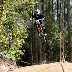 Jess Blewitt performs during RockShox Kārearea Downhill at Crankworx in Rotorua, New Zealand on March 06, 2025
