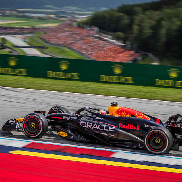 Max Verstappen de Oracle Red Bull Racing corre en Red Bull Ring en Austria.